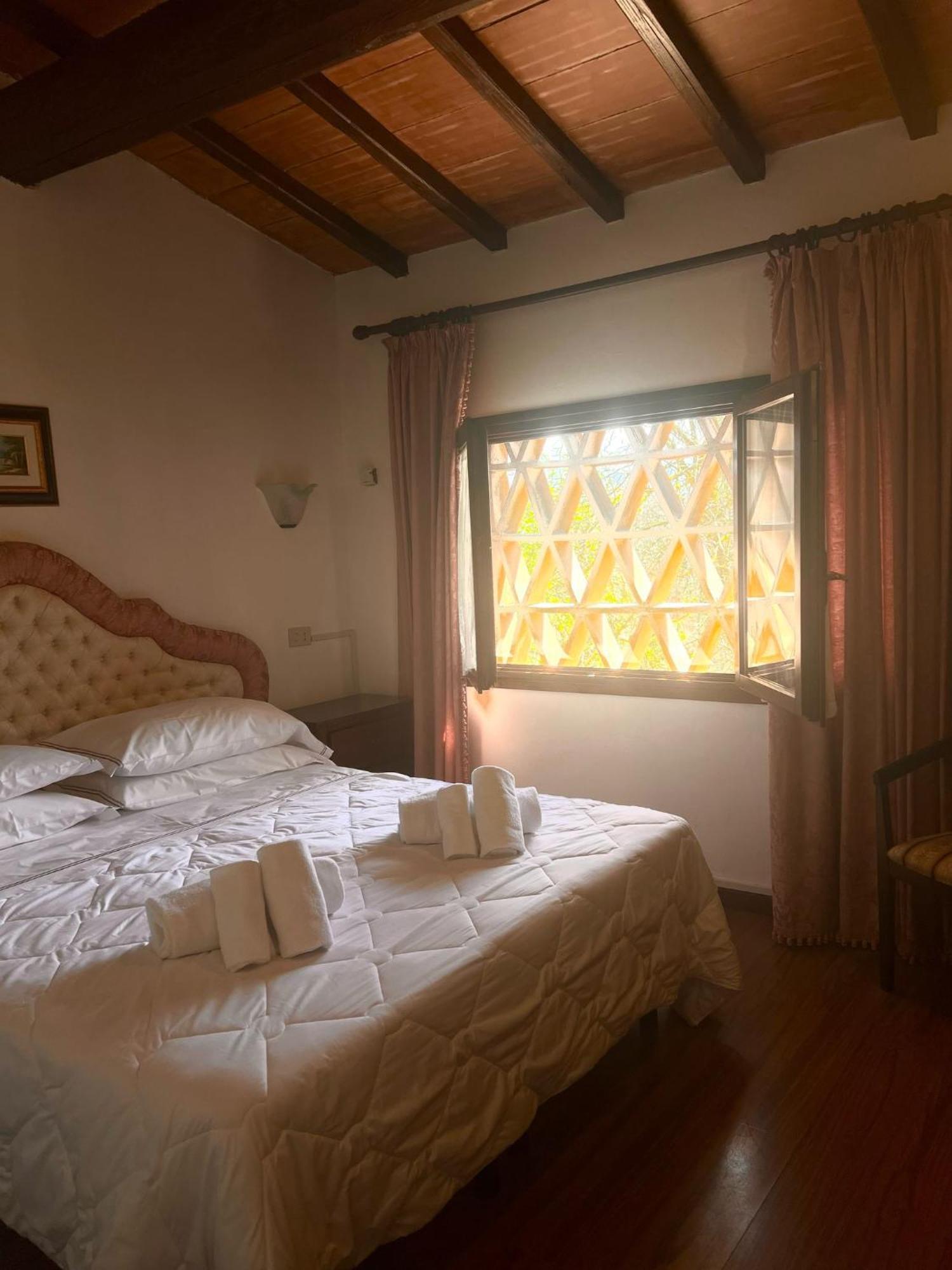 Hotel Il Pietreto Colle Val D'Elsa Luaran gambar