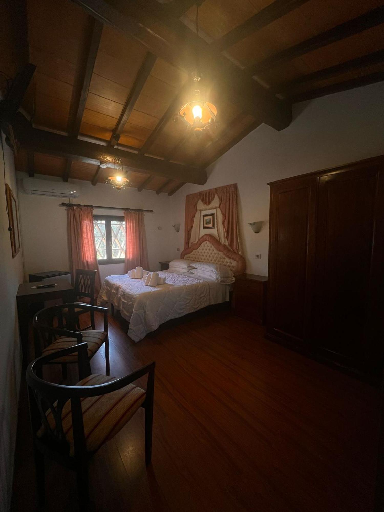 Hotel Il Pietreto Colle Val D'Elsa Luaran gambar