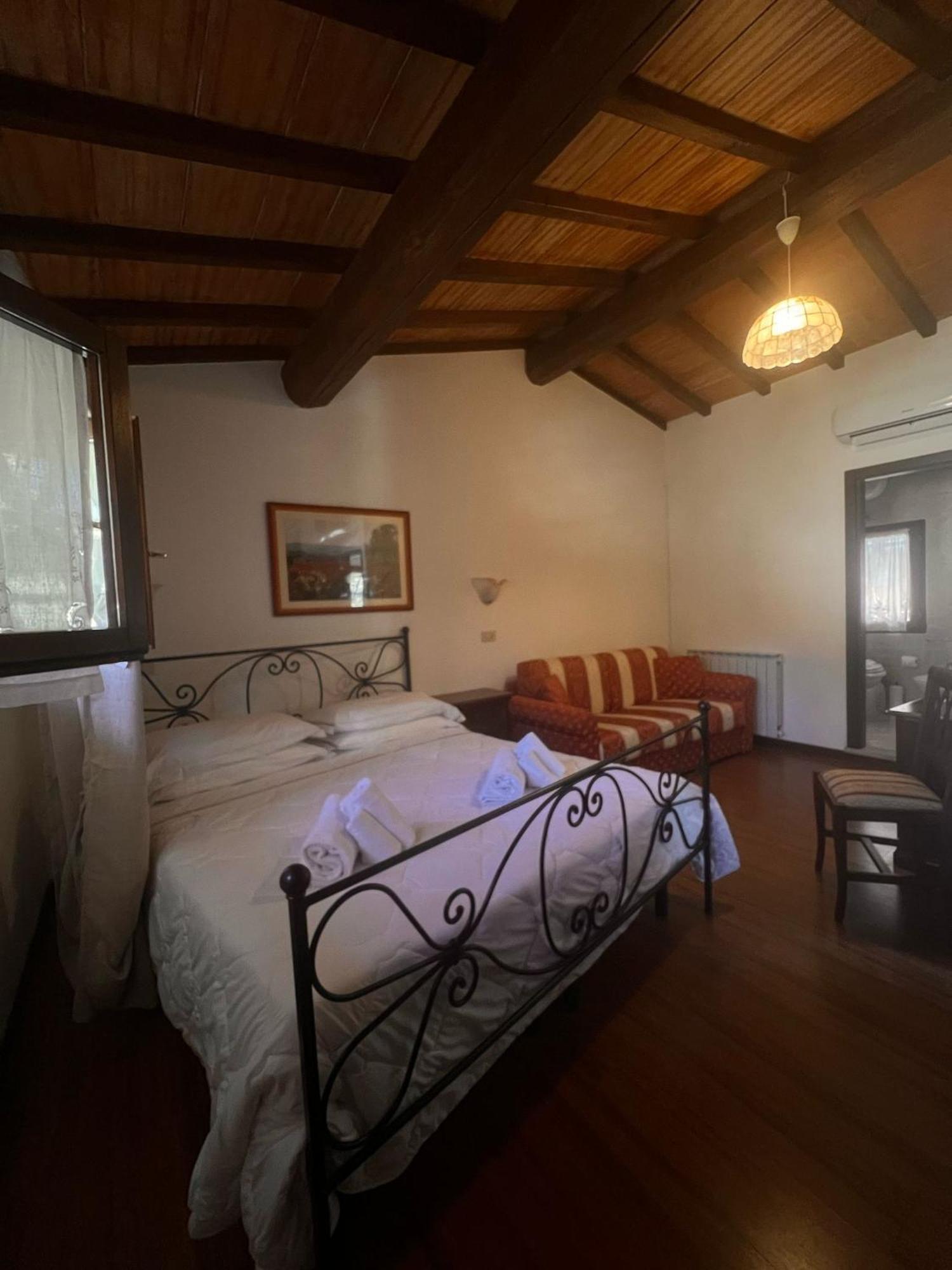 Hotel Il Pietreto Colle Val D'Elsa Luaran gambar